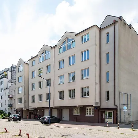Mgr Ministudio Bitwy Warszawskiej Obok Lotnisko *
