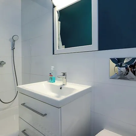 Unitapartments Zachodnia - Blisko Komunikacji Lotnisko Chopina Blue Mgr